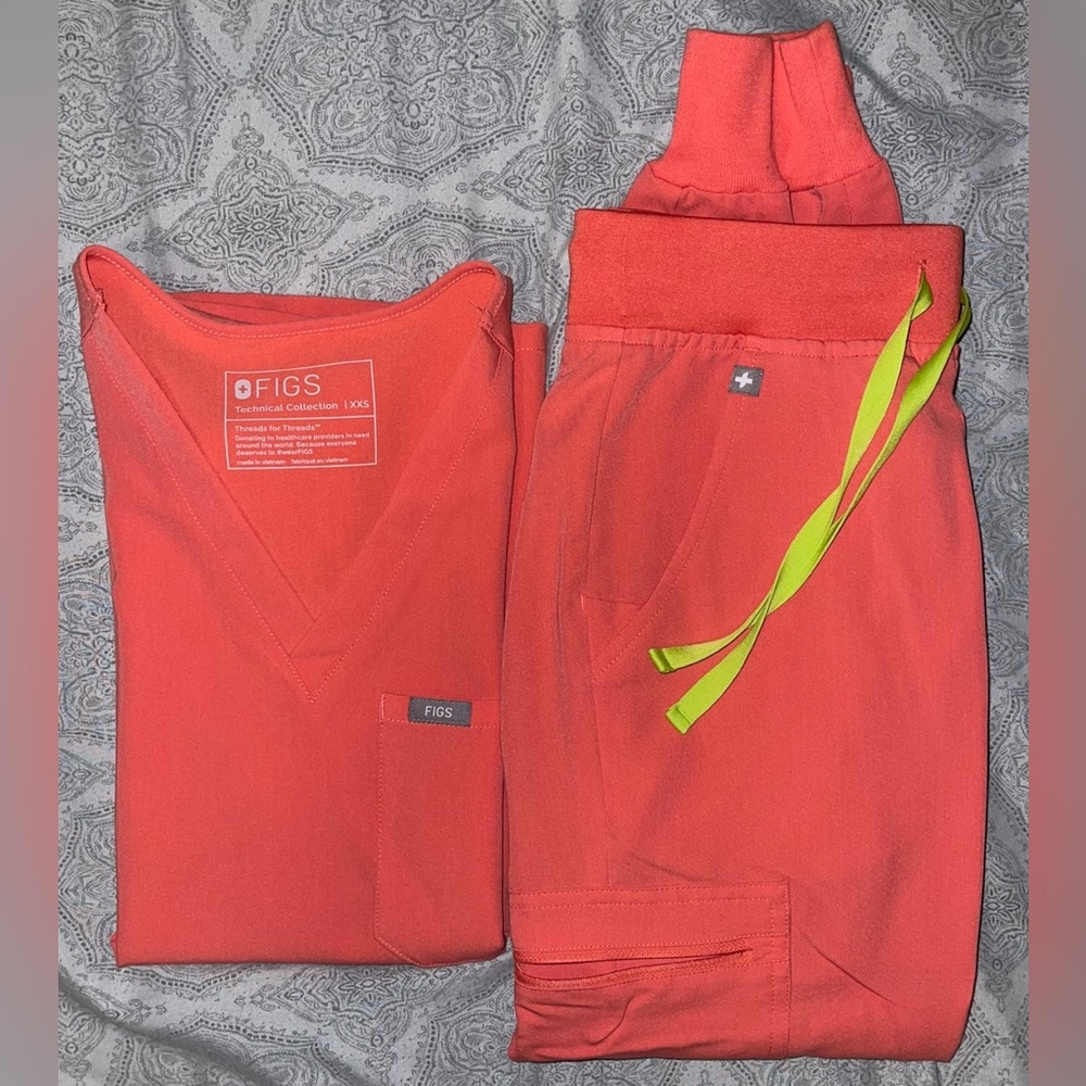 Figs Scrubs Set Color HOT CORAL (XXS Catarina & Petite XXS Zamora Jogger)